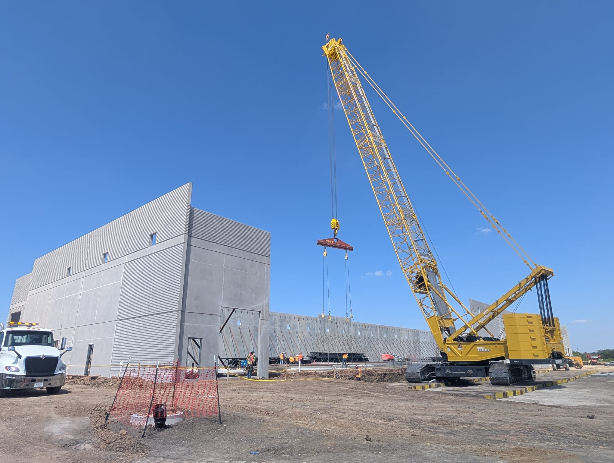 Mustang Ridge — crane setting tilt-wall panels